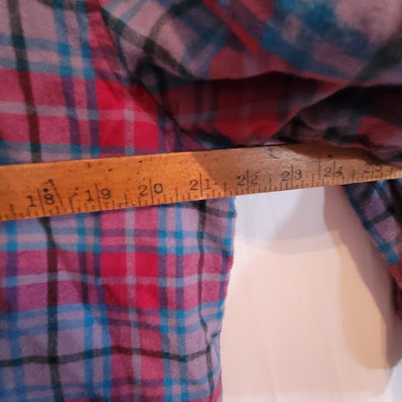 Cabela's Flannel button down- size XL - Picture 7 of 8